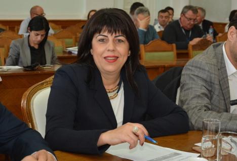 Fundaţia pentru Protejarea Monumentelor Bihor are un nou preşedinte: liberala Camelia Dulca