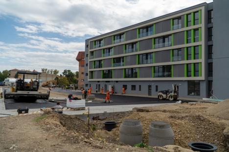 „Hotel” Universitatea din Oradea: A fost inaugurat noul cămin studențesc, primul cu camere de două persoane și baie proprie (FOTO)