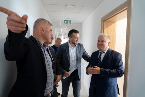 „Hotel” Universitatea din Oradea: A fost inaugurat noul cămin studențesc, primul cu camere de două persoane și baie proprie (FOTO)