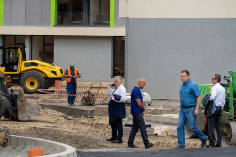 „Hotel” Universitatea din Oradea: A fost inaugurat noul cămin studențesc, primul cu camere de două persoane și baie proprie (FOTO)