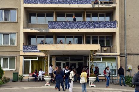 Studenții din Oradea plătesc mai mult pentru cazarea în cămine. Rectorul: „Au crescut costurile cu utilitățile”