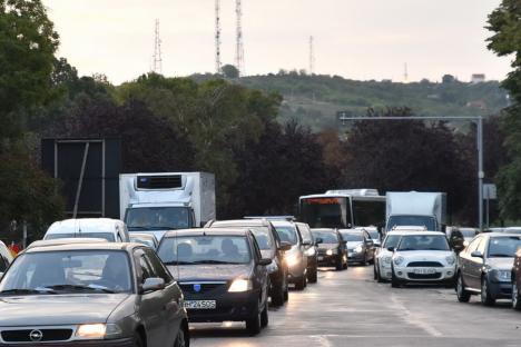 Măsuri disperate: Primăria interzice tranzitul prin Oradea al camioanelor peste 3,5 tone, pentru a fluidiza traficul auto, îngreunat de lucrările la pasaje