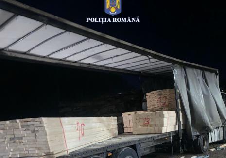 Un șofer din Suceava prins cu cherestea fără acte în Bihor a fost reţinut de Poliție: e în anchetă pentru afaceri ilegale cu lemne cu un angajat al Gărzii Forestiere