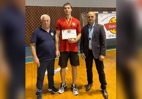 Orădeanul Márk Csiszer a cucerit medalia de bronz la Naţionalele de box U22