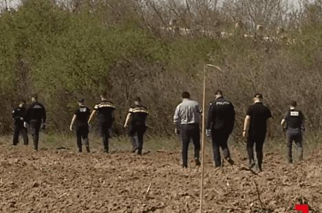 Crimă sinistră în Dâmbovița: Cadavrul tranșat al unei femei, descoperit pe un câmp. Ce cred anchetatorii despre victimă