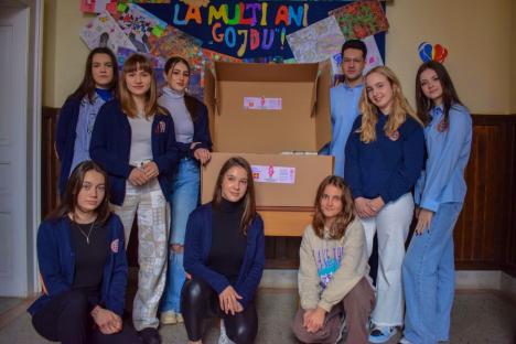 Elevii din Oradea adună produse de igienă pentru femeile sărace din Bihor până în 7 martie (FOTO)