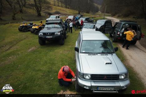 Daruri pentru bihorenii din cătune izolate: Membrii West Alpine Off Road au dăruit cadouri familiilor nevoiașe din Bulz (FOTO)