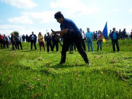 O bihoreancă este, din nou, campioană europeană la cosit iarba (FOTO)