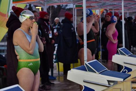 Imnul României s-a auzit la campionatul de „gheață” de la Oradea: La doar 19 ani, înotătoarea Simona Chiru a doborât un record mondial (FOTO)