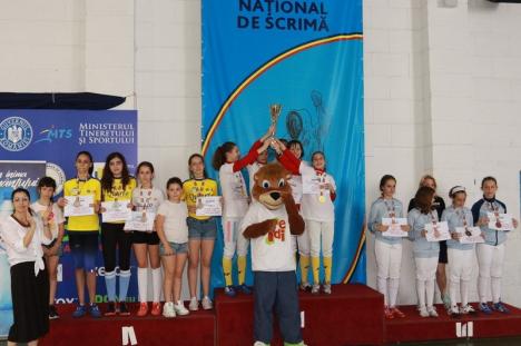 Cinci medalii pentru orădencele de la LPS Bihorul, la Campionatul Naţional de Scrimă pentru Copii de la Bucureşti (FOTO)