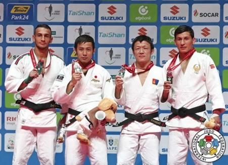 În lojă cu Vizer: Putin a avut parte de aplauze, dar şi de demonstraţii, la Campionatele Mondialele de Judo (FOTO)