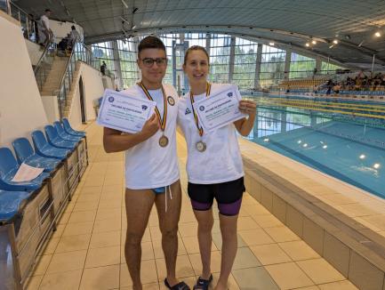 Rezultate foarte bune pentru înotătorii orădeni la Campionatele Naționale Universitare de la Bacău (FOTO)