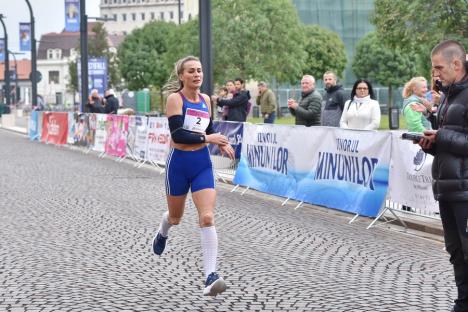 Campionatul Naţional de Alergare pe Şosea 5 km de la Oradea: Orădeanca Diana Verdeş este vicecampioană naţională (FOTO/VIDEO)