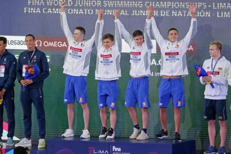 Încă un aur pentru România. Echipa de juniori, în frunte cu David Popovici, campioană mondială la Lima