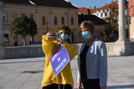 Prima zi de campanie pentru parlamentare, deschisă de candidaţii PNL, care promit legi mai bune şi sprijinirea investiţiilor: 'Dezvoltăm Bihorul, dezvoltăm România!' (FOTO)