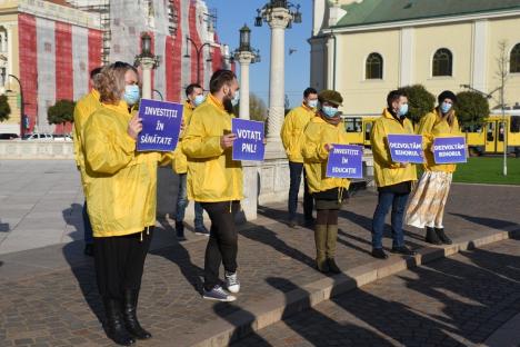 Prima zi de campanie pentru parlamentare, deschisă de candidaţii PNL, care promit legi mai bune şi sprijinirea investiţiilor: 'Dezvoltăm Bihorul, dezvoltăm România!' (FOTO)