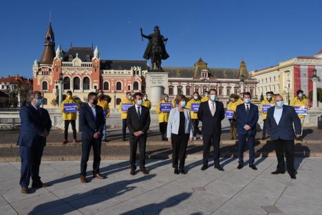 Prima zi de campanie pentru parlamentare, deschisă de candidaţii PNL, care promit legi mai bune şi sprijinirea investiţiilor: 'Dezvoltăm Bihorul, dezvoltăm România!' (FOTO)