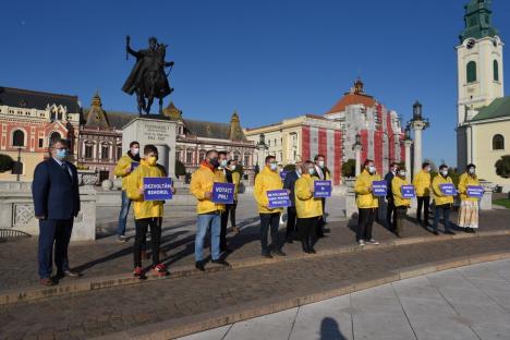 Prima zi de campanie pentru parlamentare, deschisă de candidaţii PNL, care promit legi mai bune şi sprijinirea investiţiilor: 'Dezvoltăm Bihorul, dezvoltăm România!' (FOTO)