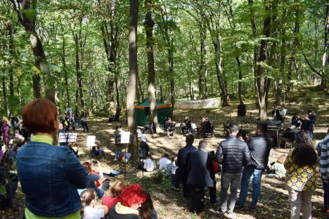 Concert în pădure: Sute de bihoreni, spectatori în pădurea care a „cântat”, în Băile 1 Mai (FOTO / VIDEO)