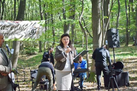 Concert în pădure: Sute de bihoreni, spectatori în pădurea care a „cântat”, în Băile 1 Mai (FOTO / VIDEO)