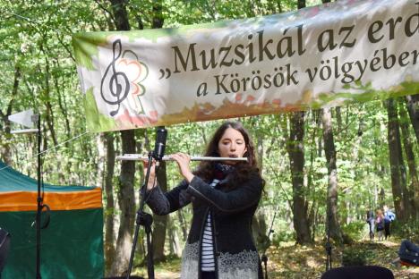 Concert în pădure: Sute de bihoreni, spectatori în pădurea care a „cântat”, în Băile 1 Mai (FOTO / VIDEO)