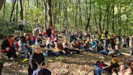 Concert în pădure: Sute de bihoreni, spectatori în pădurea care a „cântat”, în Băile 1 Mai (FOTO / VIDEO)