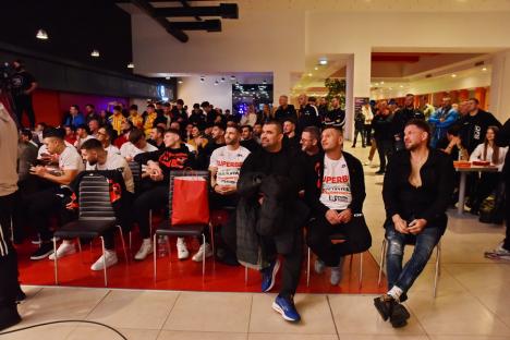 Cântarul oficial Dynamite Fight Show. Confruntarea dintre Sandu Lungu și Micuțu: “Am venit să ne batem, nu să dansăm” (FOTO/VIDEO)