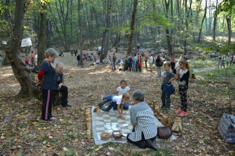 A 'cântat' pădurea din Băile 1 Mai: Sute de oameni s-au strâns la un festival menit să promoveze natura (FOTO / VIDEO)