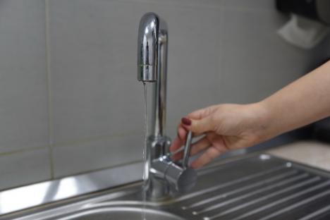 Compania de Apă Oradea: Se întrerupe furnizarea apei, luni, în câteva zone ale oraşului