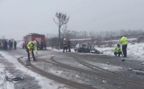 Un bihorean de 18 ani a murit în accidentul de pe DN 76. Era pasager în maşina care a provocat impactul (VIDEO)