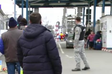 Autocar cu refugiaţi ucraineni plecat din România, blocat în Ungaria de peste 9 ore. O pasageră a murit în timpul așteptării