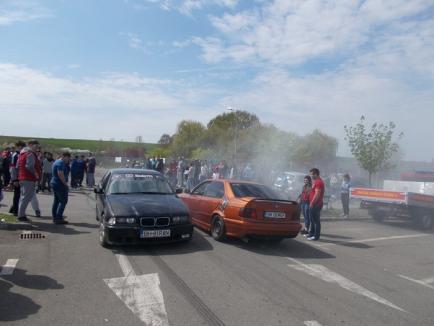 Show cu maşini 'tunate', la Marghita: Vezi cum a fost atmosfera! (FOTO / VIDEO)