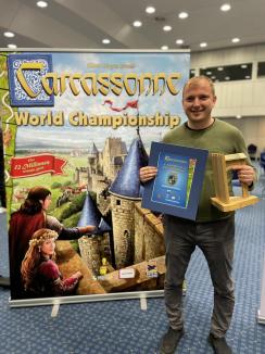 Maestrul jocului: Un orădean este campion mondial la Carcassonne, unul dintre cele mai răspândite jocuri de strategie (FOTO/VIDEO)