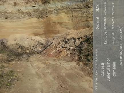 Încă o carieră ilegală, descoperită de Garda de Mediu Bihor. Nisip exploatat fără nicio autorizaţie (FOTO)