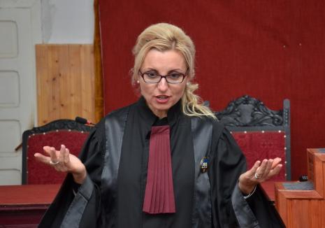 Dezastru la concursul pentru şefia instanţelor din Bihor. Preşedinta Tribunalului, Carmen Domocoş, a fost notată sub 5