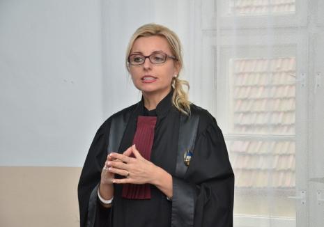 Spărgătorii de grevă: Preşedinta Tribunalului Bihor, Carmen Domocoş, se numără printre șefii de tribunale care cer CSM să oprească protestele magistraților