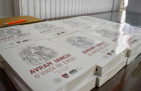 Lansare de carte la Universitatea din Oradea: „Silviu Dragomir, Avram Iancu – o viață de erou”