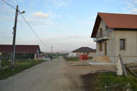 Ţeapa lui Mihuţ, iadul lui Bolojan: Orădenii din cartierul Bălcescu trăiesc fără iluminat public, canalizare, drumuri şi apă (FOTO)