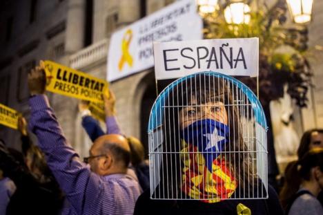 Protest uriaş în Barcelona: 750.000 de oameni au cerut, în stradă, eliberarea liderilor catalani arestaţi (FOTO)