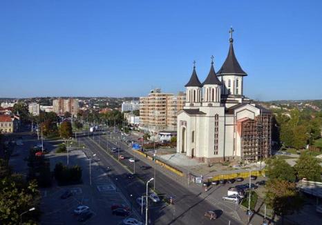 Bani albi pentru sutane negre