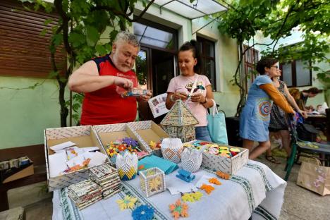 Cătunul prospețimii: Producători de legume și fructe se întâlnesc săptămânal, în unica piață volantă din Oradea (FOTO)