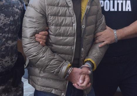 Român căutat în Austria pentru tăinuire și constituire de grup infracțional organizat, a picat 'în plasa' poliţiştilor orădeni în Borş