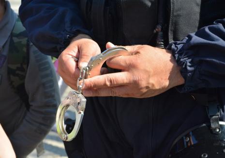 Cum a ajuns un tânăr din Bihor în arest pentru 30 de zile: A fost prins fără permis și băut la volan chiar lângă sediul Poliţiei