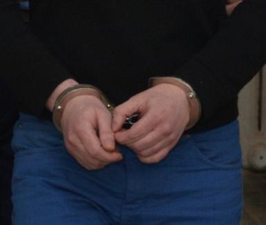 Urmărit internaţional de autorităţile din Austria, prins la Oradea: Cosmin Medrea este anchetat pentru trafic de persoane