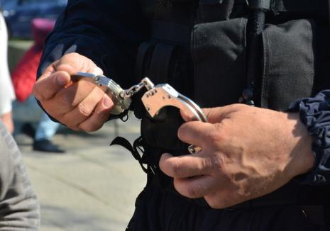 Tânăr din Beiuș, arestat după ce a fugărit o femeie, încercând să o violeze