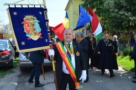 Ceremonie inedită în Bihor. Cavalerii vinului s-au reunit la Diosig pentru a primi noi membri (FOTO / VIDEO)