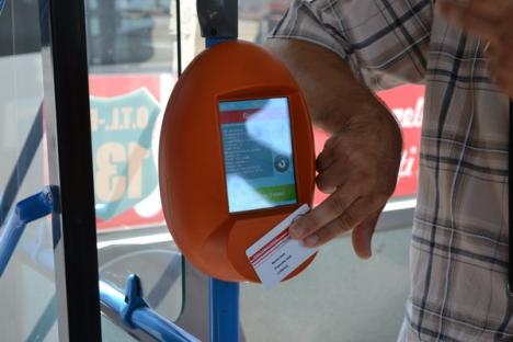 Sistemul e-ticketing, disponibil abia din toamnă: Vezi cum se foloseşte cardul! (FOTO)