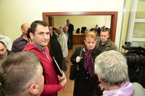 Circ la PPDD Bihor: fanii lui "domnu' Dan" s-au trezit cu Ioan Lascău impus de sus (FOTO)