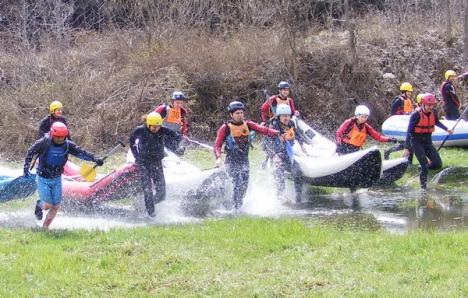 Bihorenii, campioni într-un concurs internaţional de rafting (FOTO)