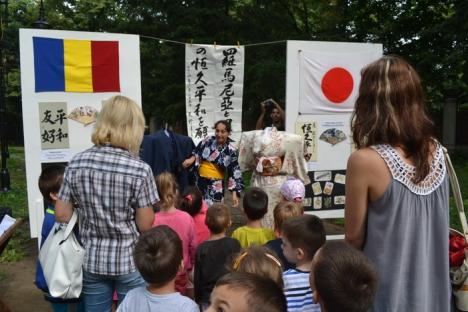 O şansă păcii: Zeci de artişti au cântat în curtea fostei Garnizoane, în memoria victimelor de la Hiroshima şi Nagasaki (FOTO)